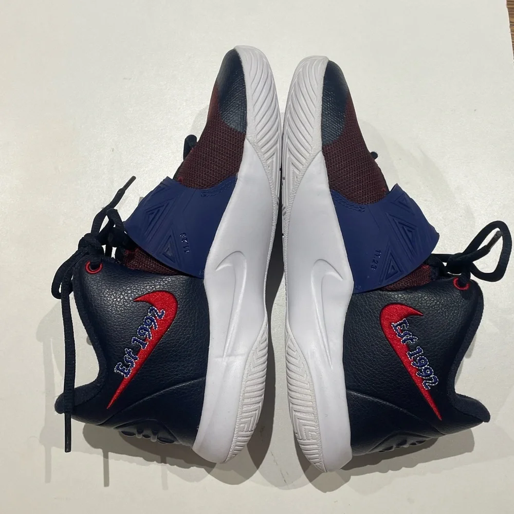 Nike Kyrie Flytrap 3 GS 'Obsidian Gym Red' NWB